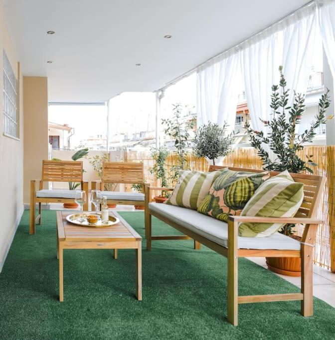 Flowery Penthouse In City Centre Of Thessaloniki Exterior photo